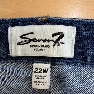 NWT Size 22W Seven7 Loose Straight Jean
